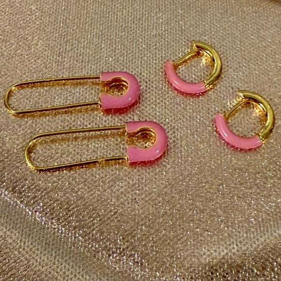 Two pears of 18K gold plated pink enamel earrings from BAUBLEBAR. - Picture 2 of 3